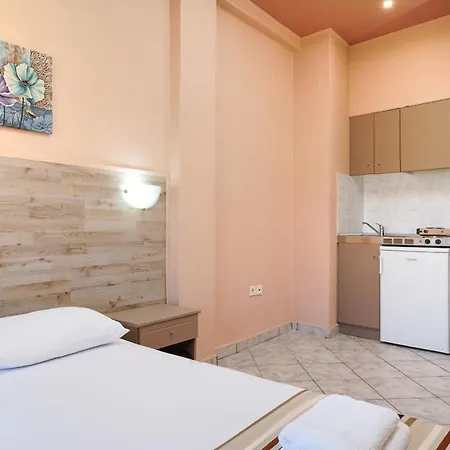Meni Aparthotel 3*