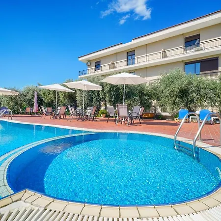 Meni يميناريا