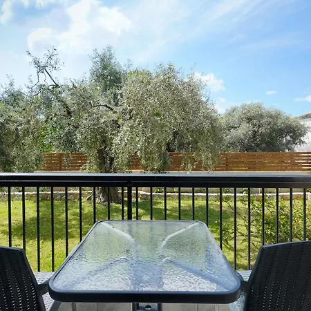 Aparthotel Meni 3*